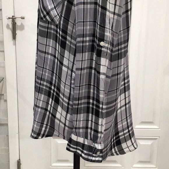 ๐ EXPRESS Plaid Button Down Shirt Hi-Lo Length Long Sleeves With Collar - Picture 7 of 11